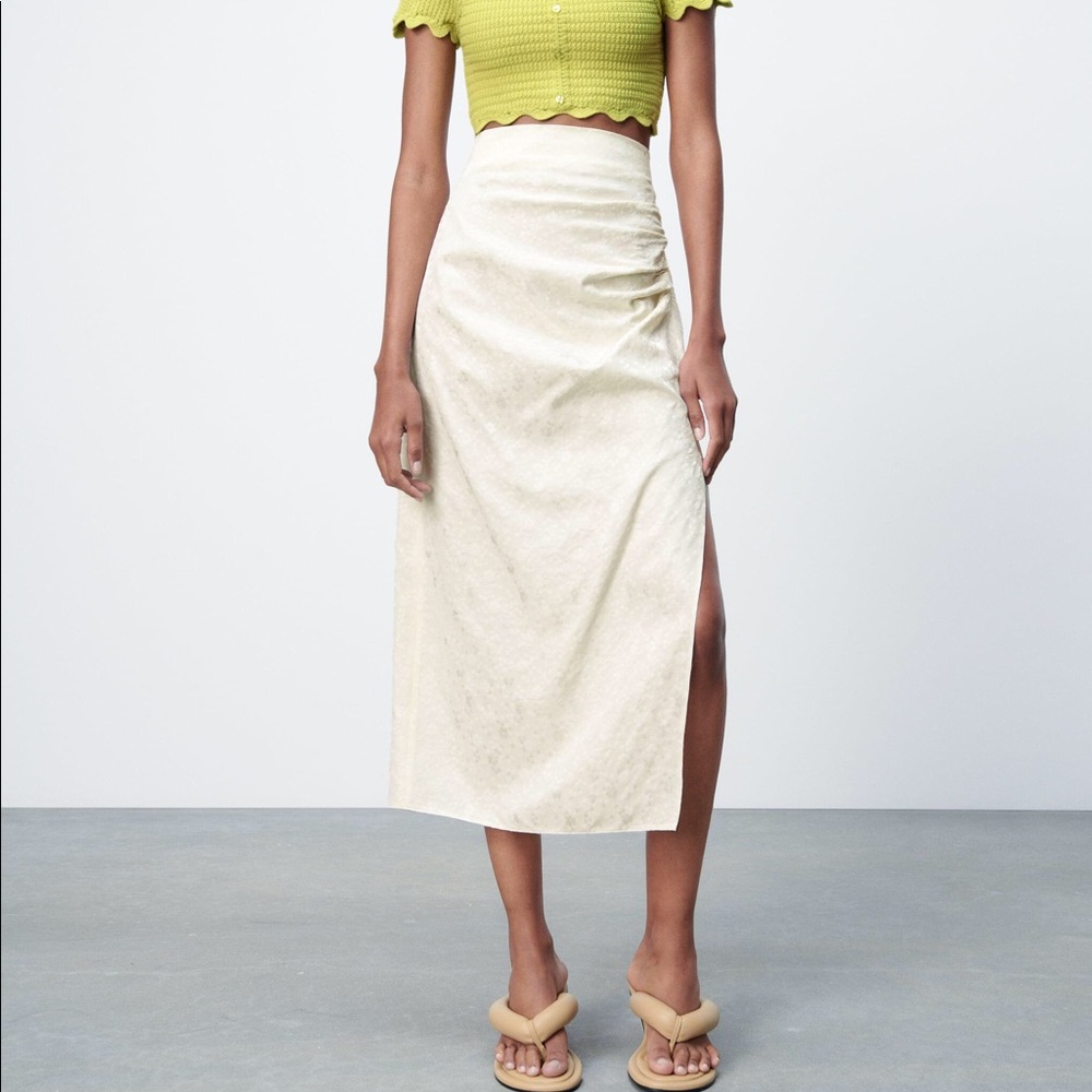 NWT Zara Cream Jacquard Pencil Skirt